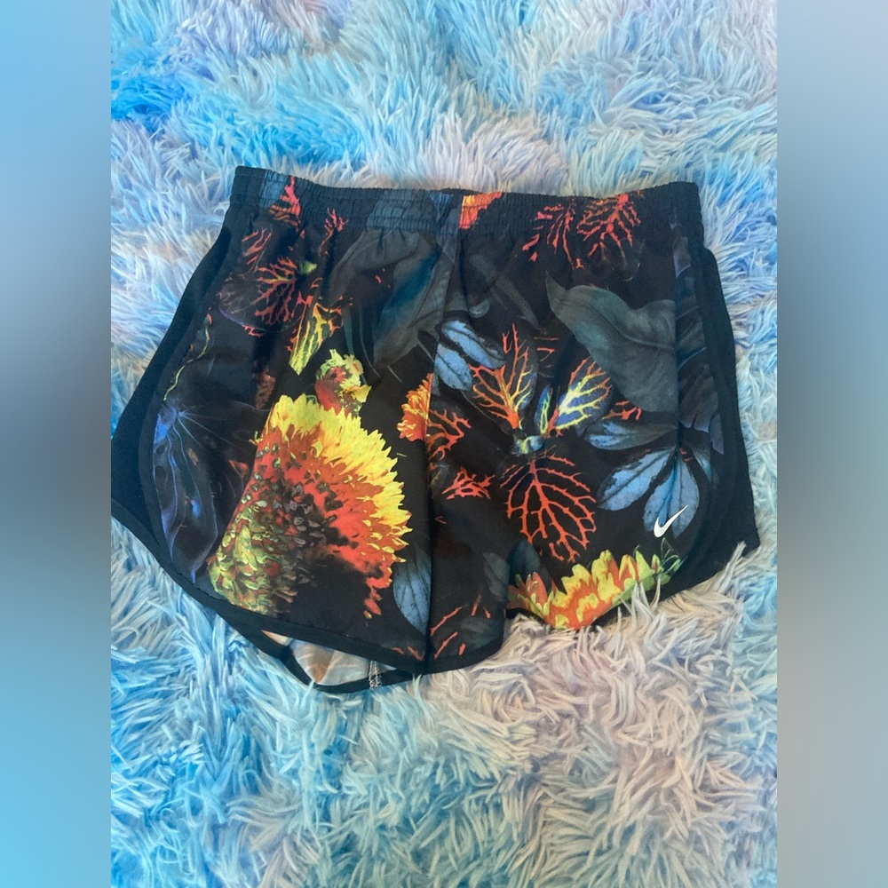Girls tropical Nike sport shorts